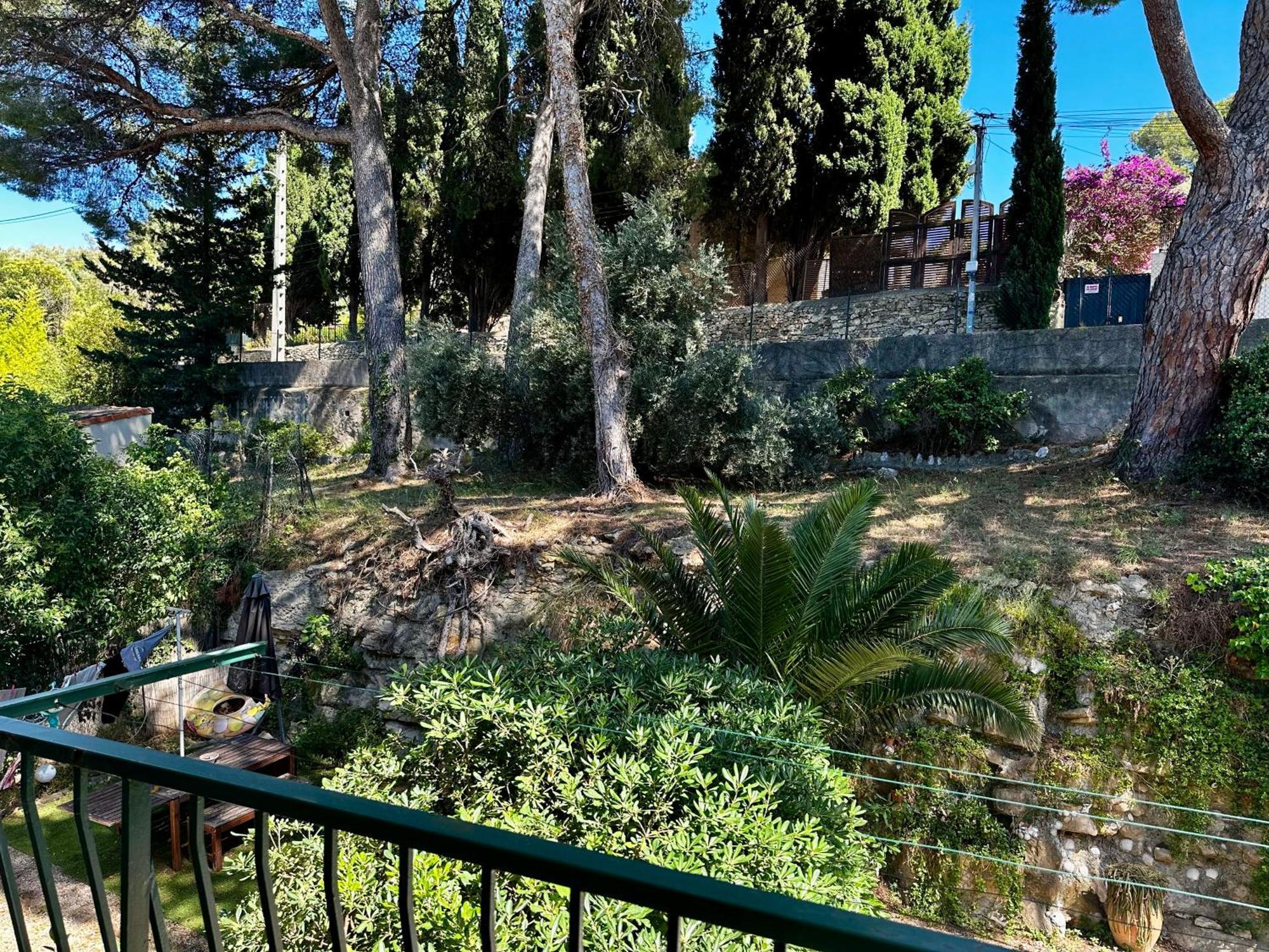 Cassis Village Options Parking And Baby Eksteriør billede